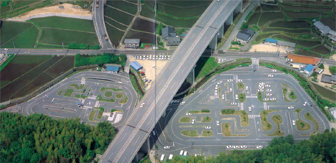 信用自動車学校沼田校として開校